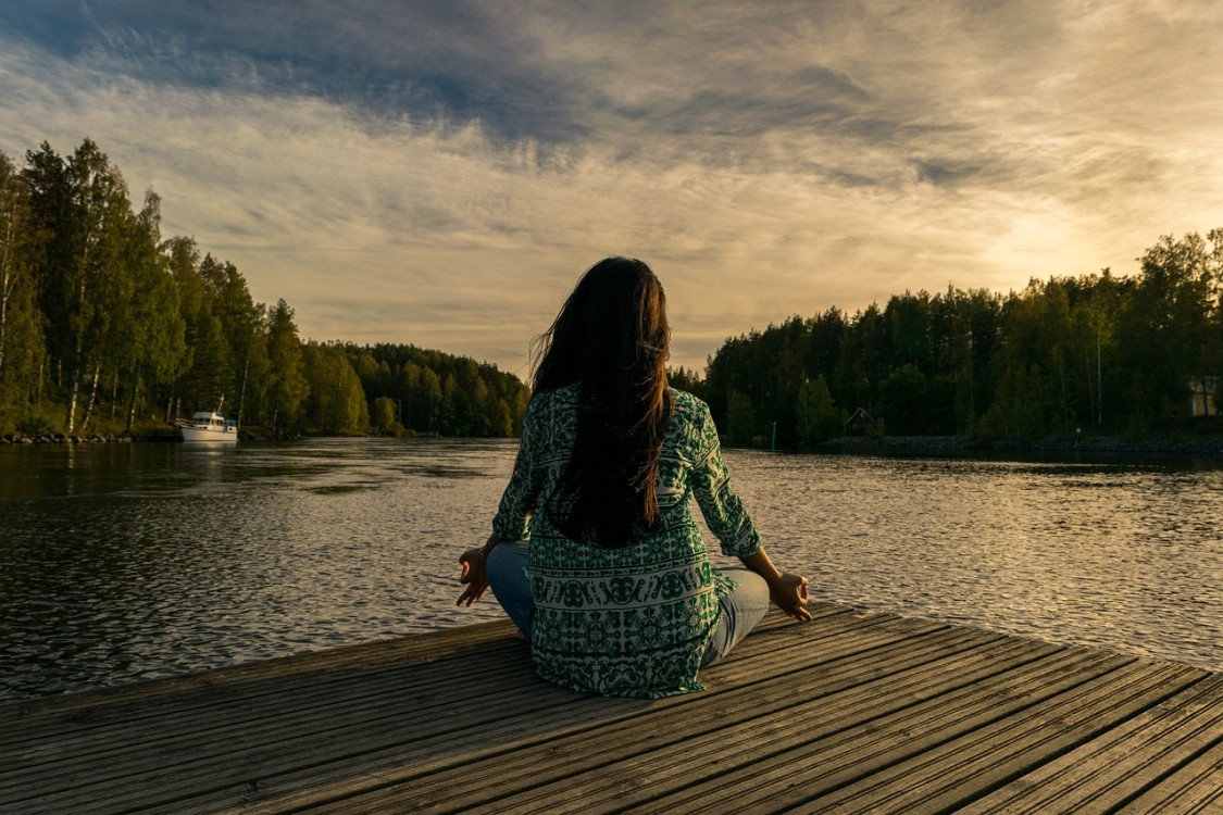 Le yoga prénatal : l’allié précieux d’une grossesse épanouie