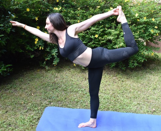 Photo d'Anaïs en séance de méditation